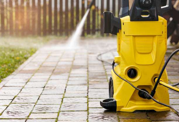 Best Driveway Pressure Washing  in North Eagle Butte, SD